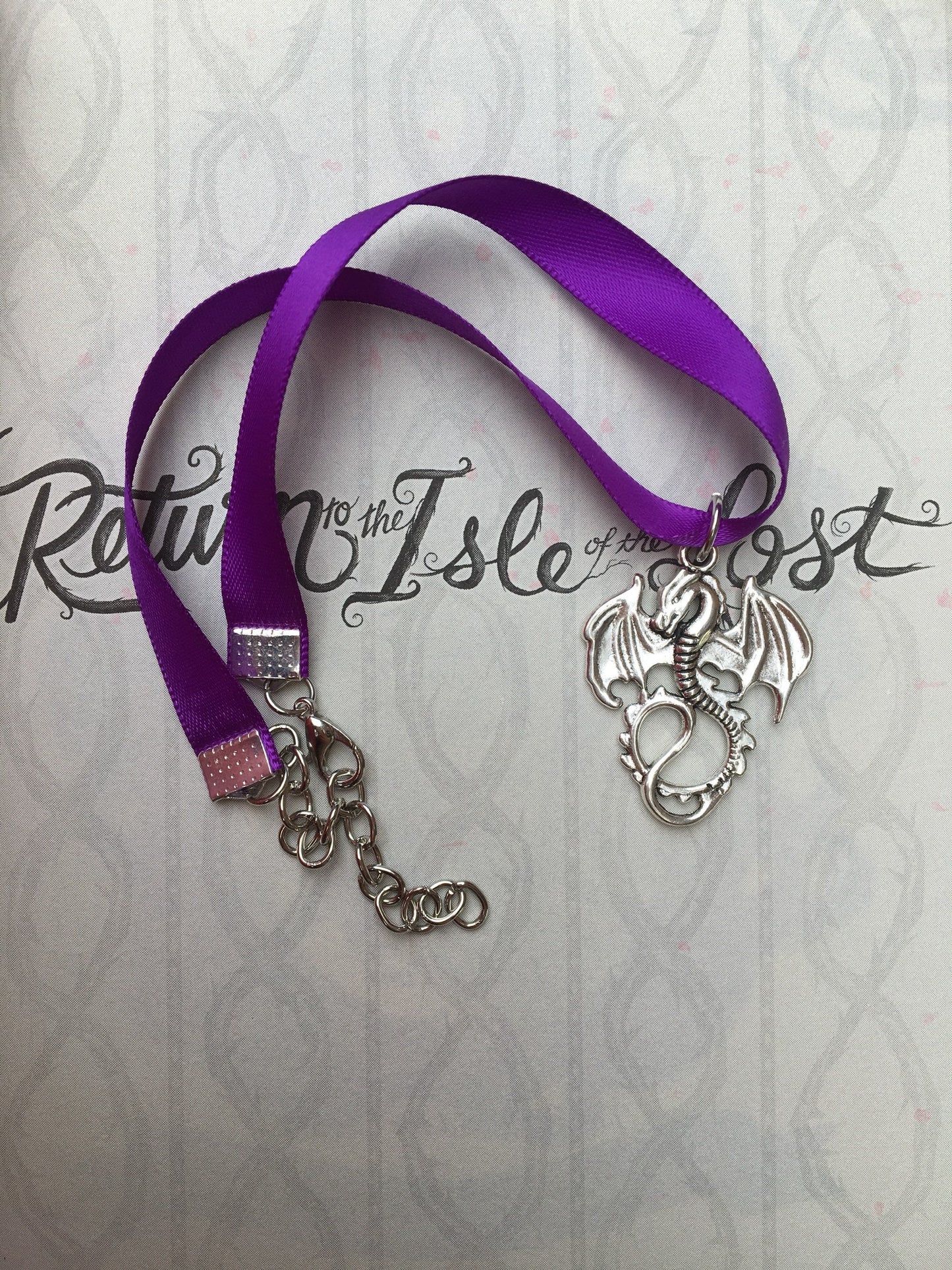 Inspired Descendants Mal Dragon Choker Necklace Silver / Golden
